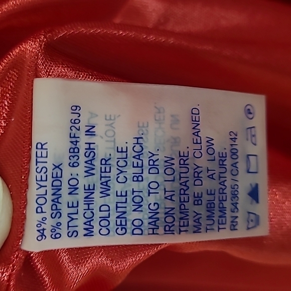 ❤️𝅺VINTAGE red round neck tunic top with pleated bell sleeves - Picture 5 of 5